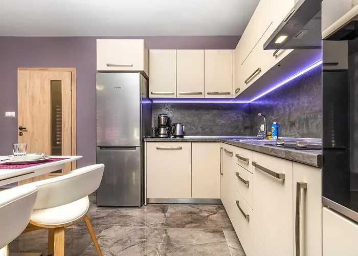 Stylish 1bd Flat With A Parking Spot By Flat Mаnager Apartment